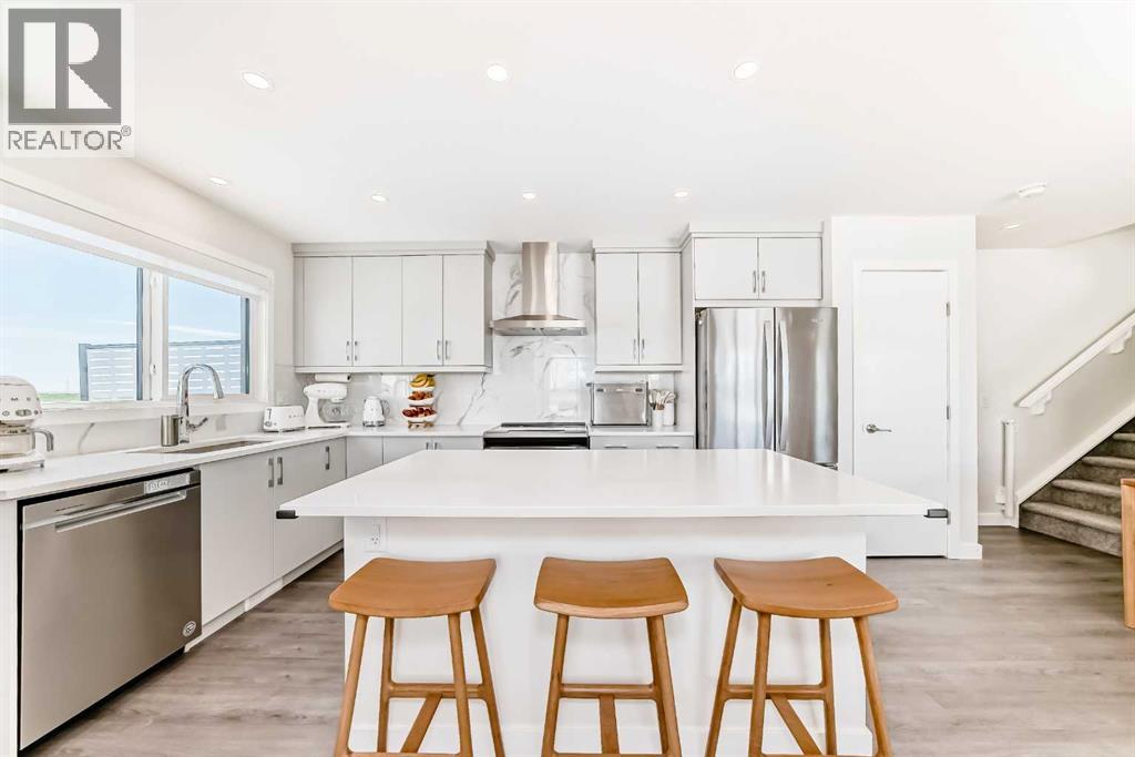 Single Family House 3 Level for Sale in  Lavender Road SE Rangeview Calgary 