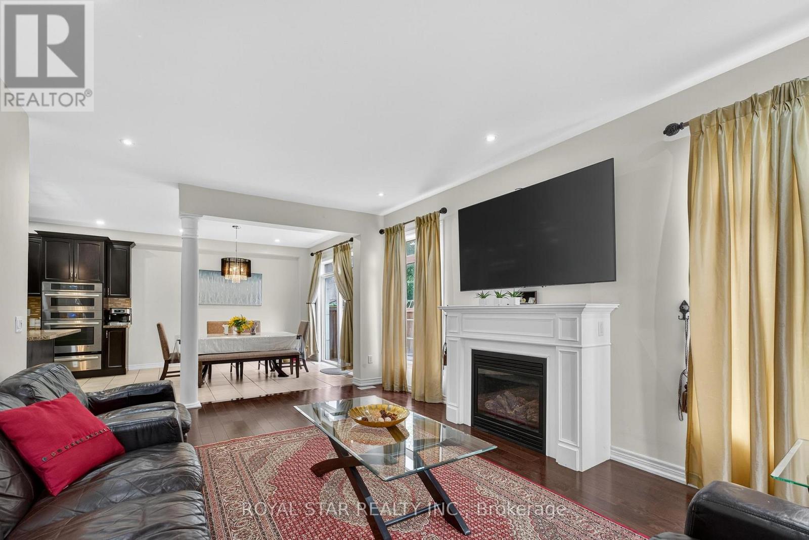 Photo 21 of 61 Aldersgate Drive, Brampton ON