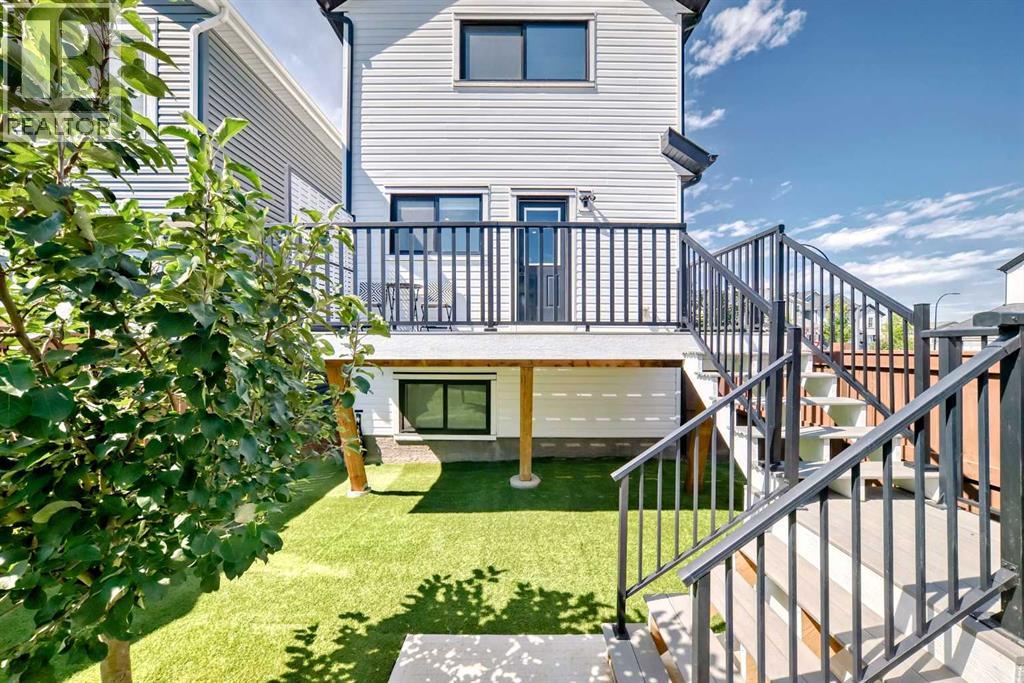 Single Family House 3 Level for Sale in  Lavender Road SE Rangeview Calgary 