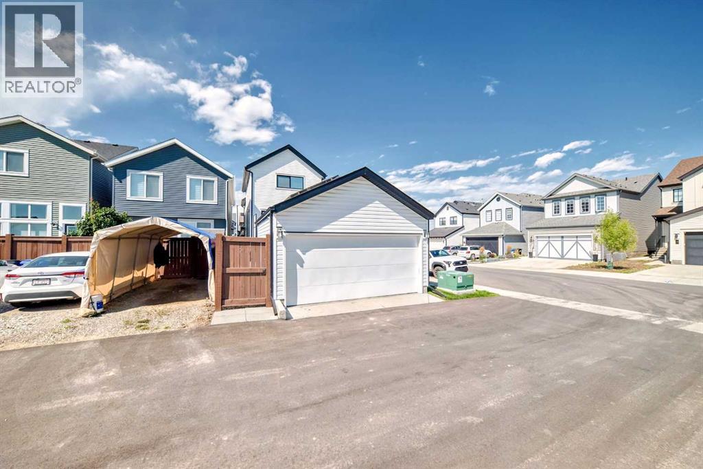Single Family House 3 Level for Sale in  Lavender Road SE Rangeview Calgary 
