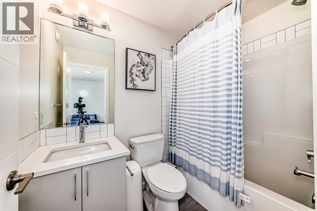 Single Family House 3 Level for Sale in  Lavender Road SE Rangeview Calgary 