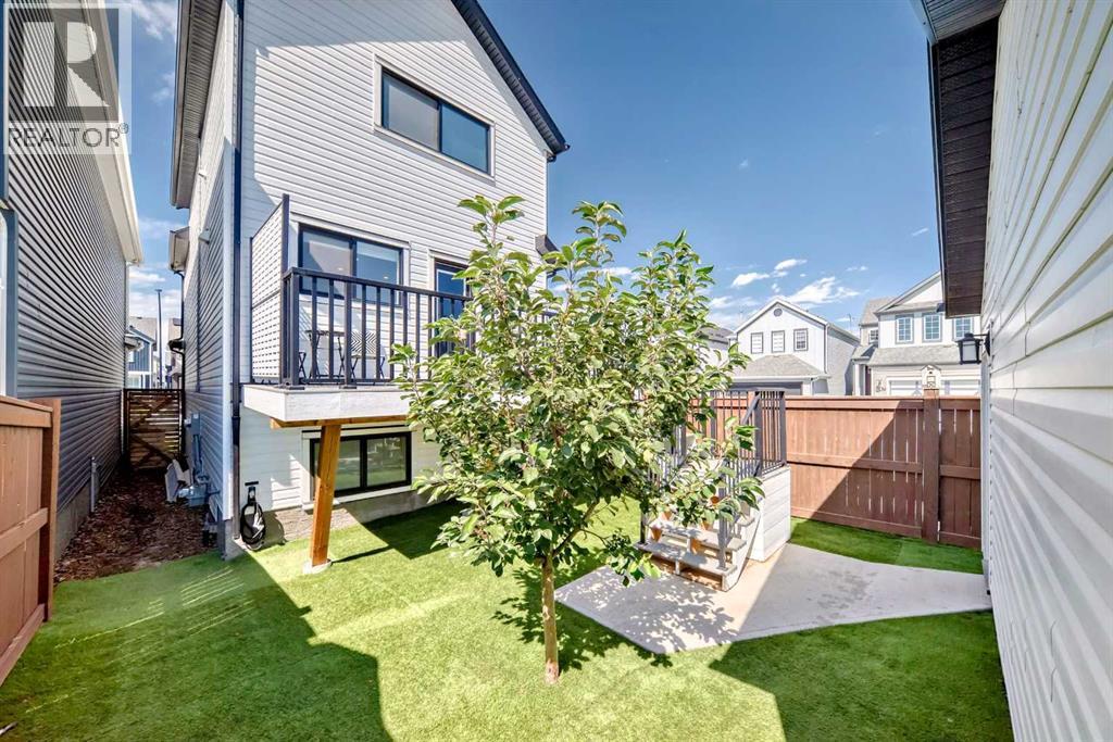Single Family House 3 Level for Sale in  Lavender Road SE Rangeview Calgary 