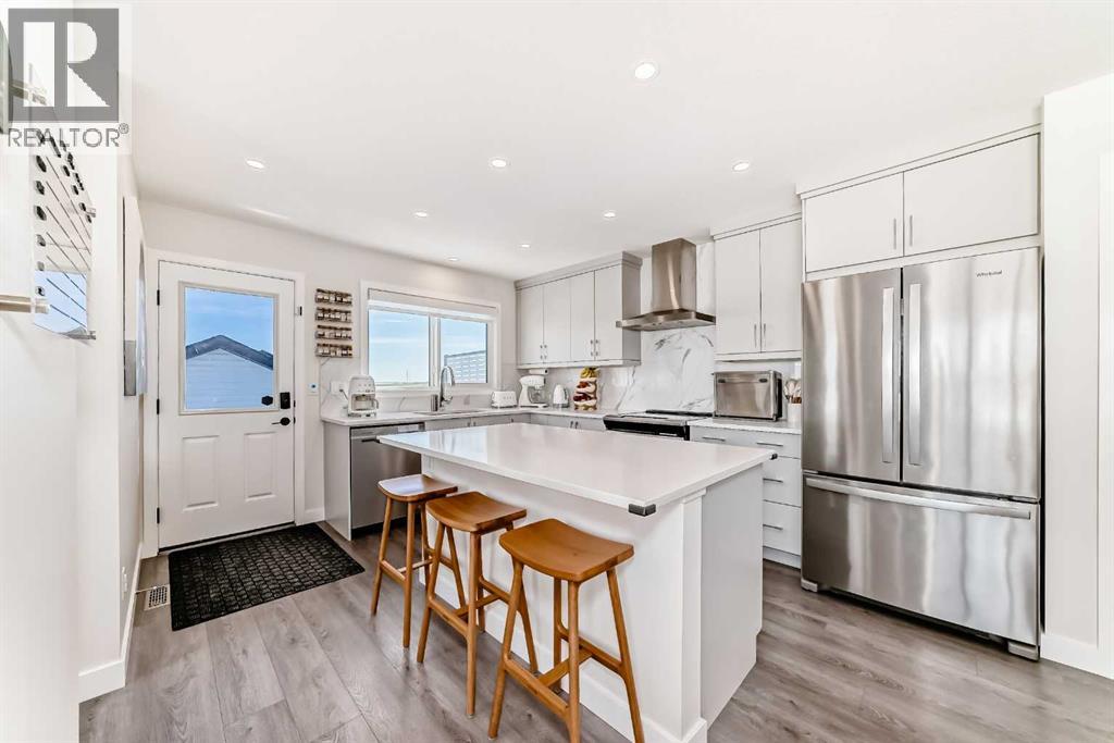 Single Family House 3 Level for Sale in  Lavender Road SE Rangeview Calgary 