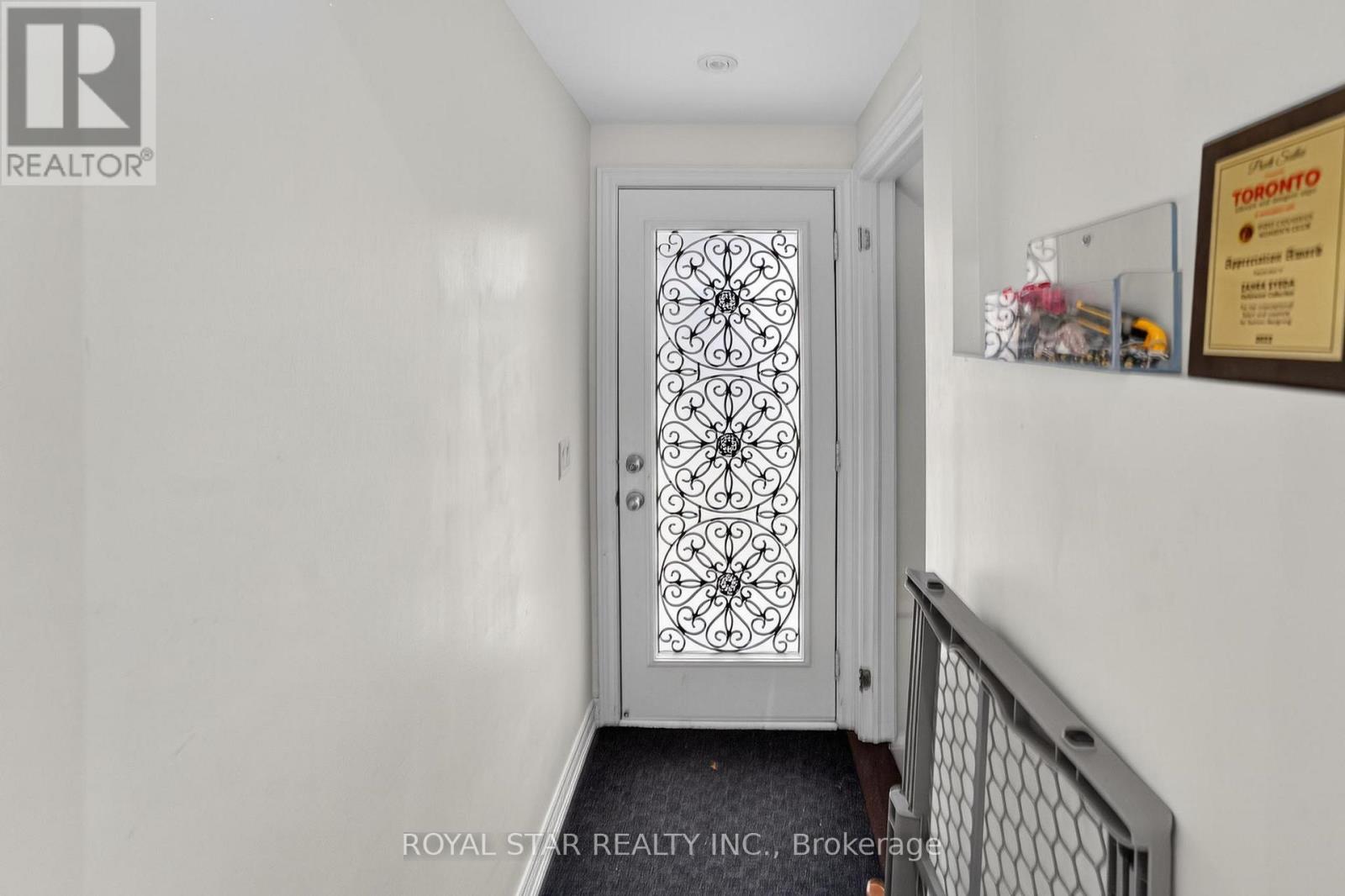 Photo 25 of 61 Aldersgate Drive, Brampton ON
