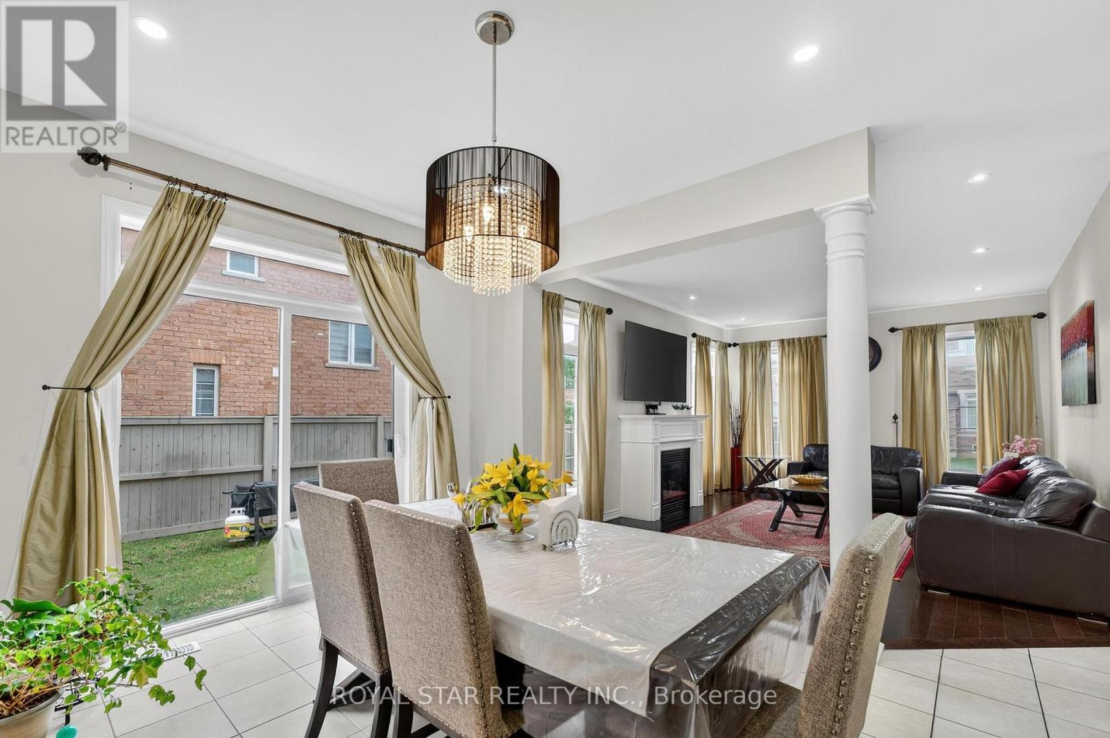 Photo 19 of 61 Aldersgate Drive, Brampton ON