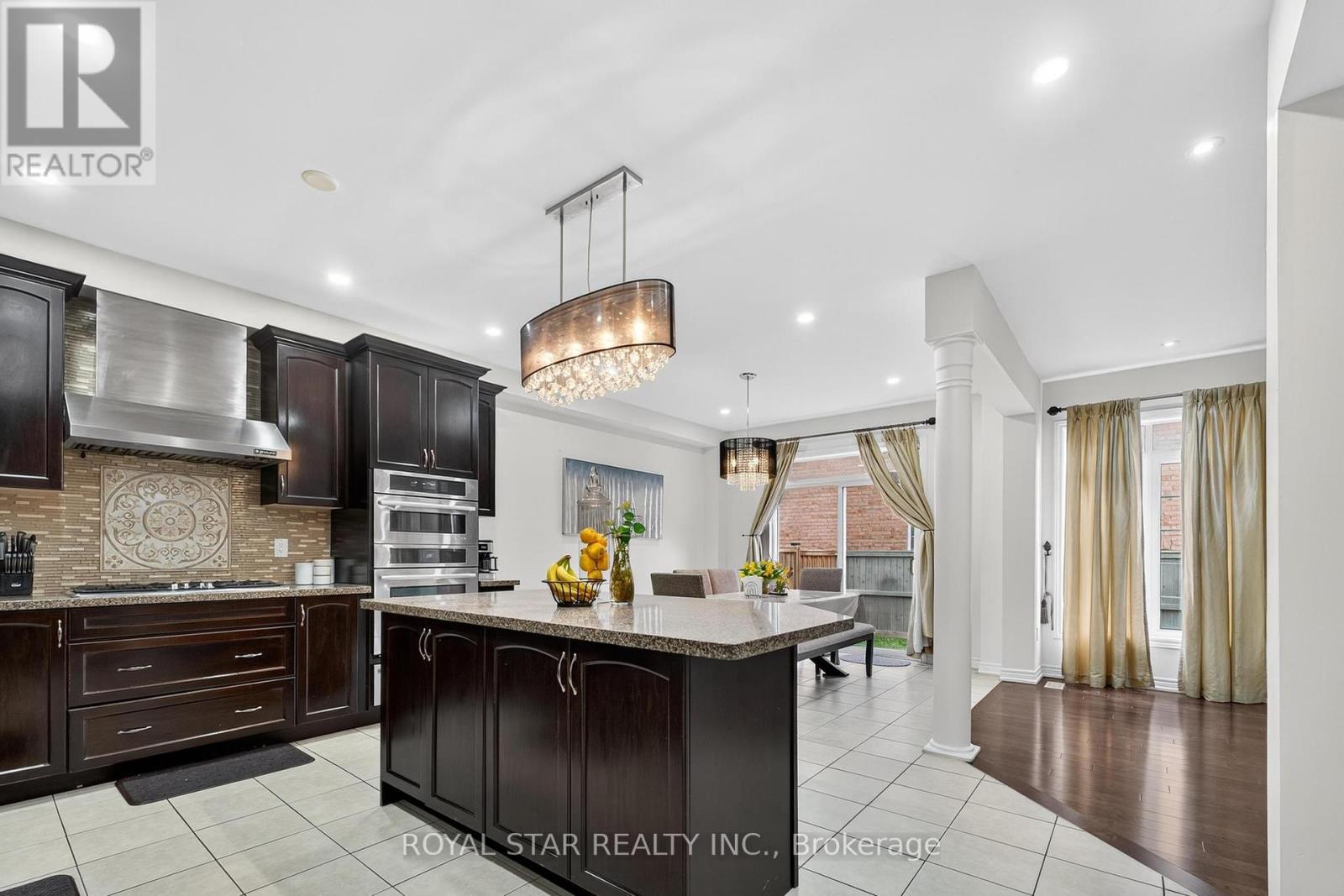 Photo 15 of 61 Aldersgate Drive, Brampton ON