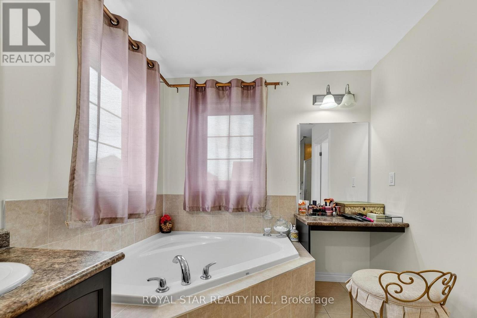 Photo 43 of 61 Aldersgate Drive, Brampton ON