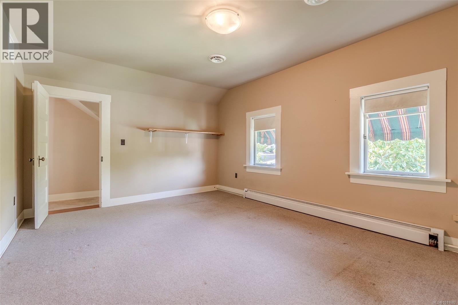 Photo 11 of 221 Coronation Ave, Duncan BC