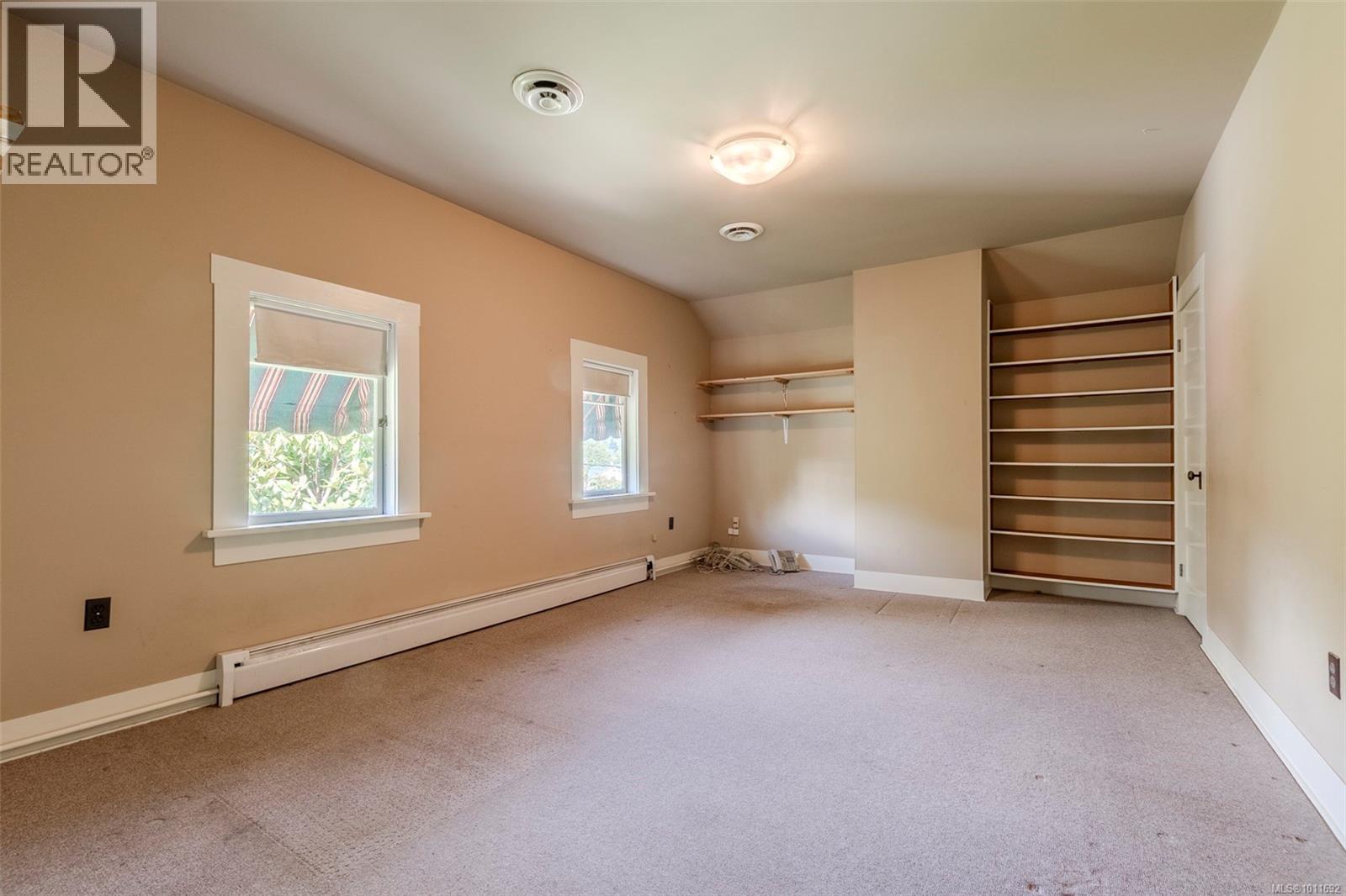 Photo 12 of 221 Coronation Ave, Duncan BC
