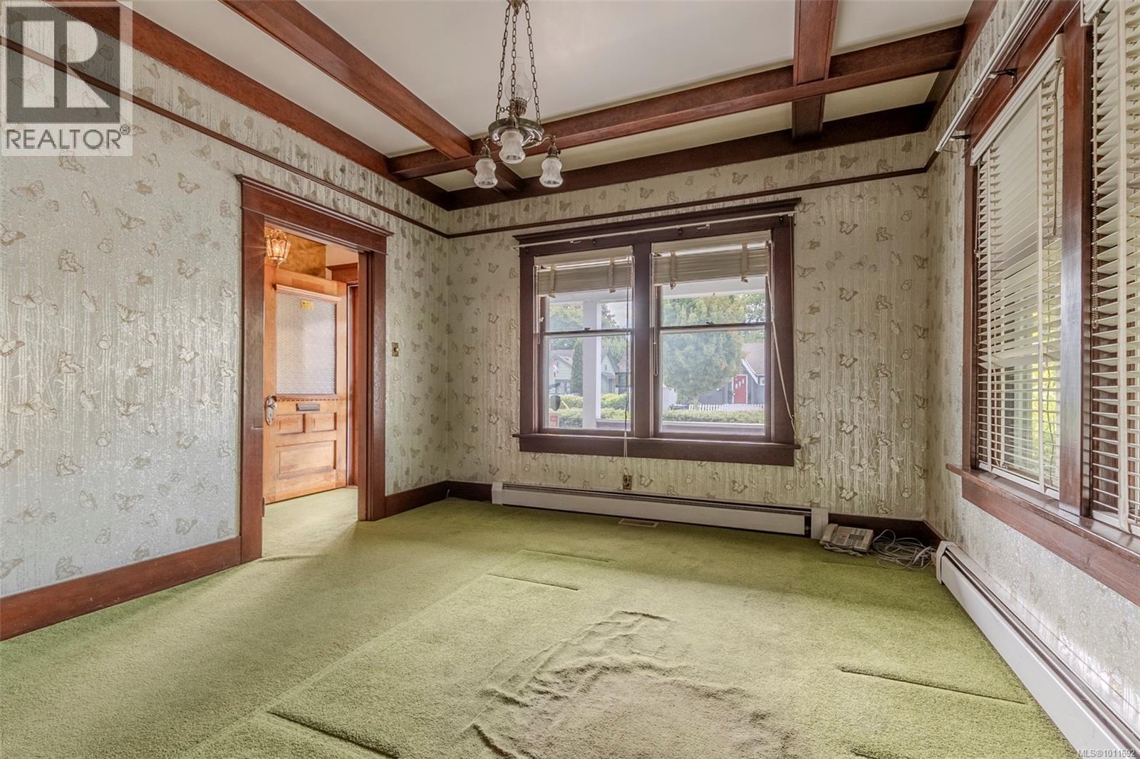 Photo 6 of 221 Coronation Ave, Duncan BC