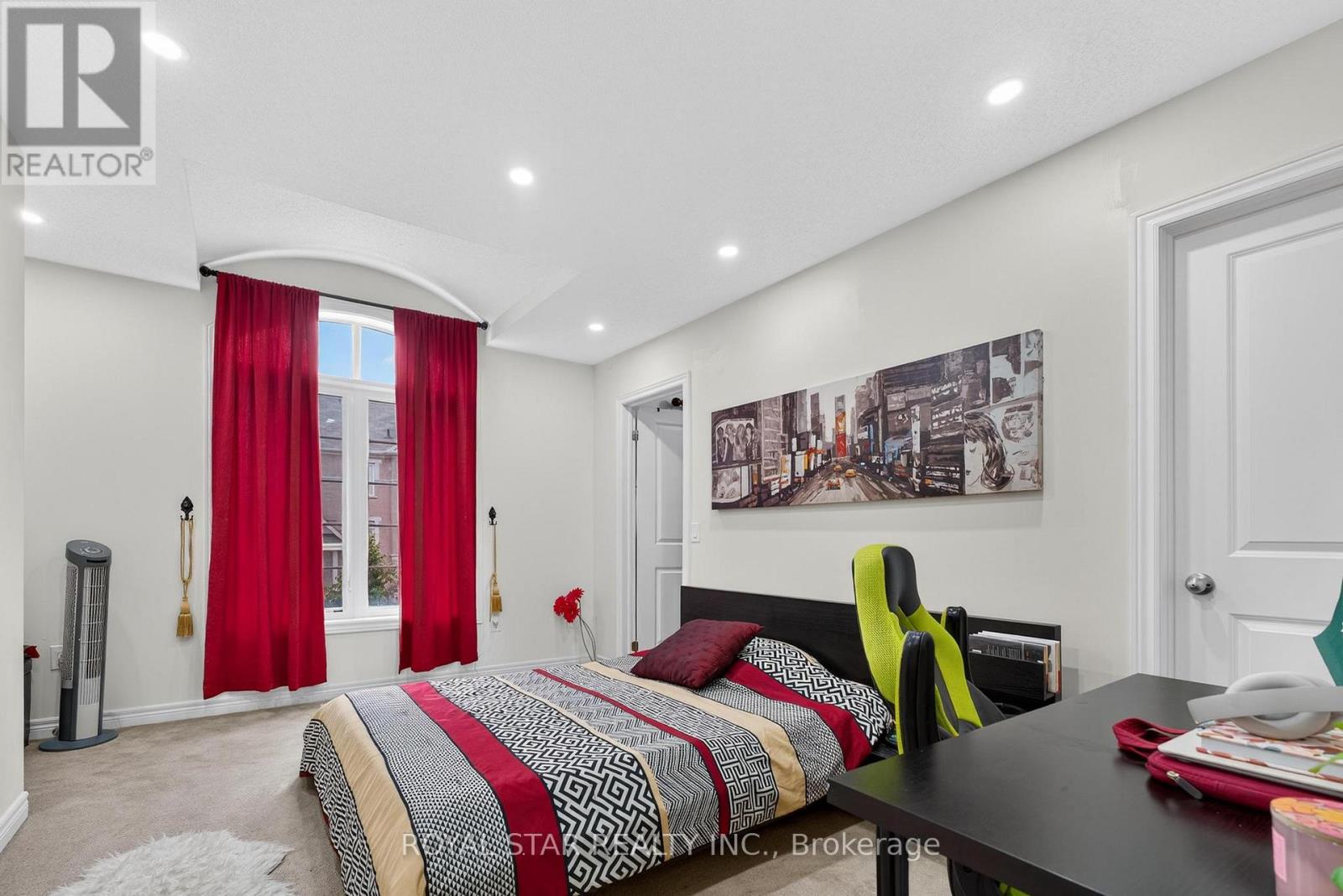 Photo 39 of 61 Aldersgate Drive, Brampton ON