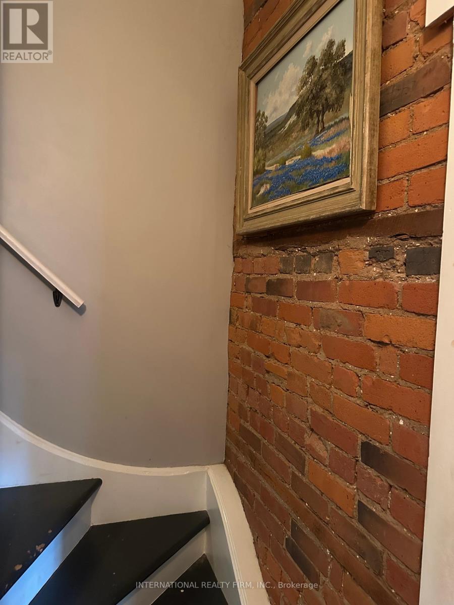 Photo 18 of 65 Canada Street, Hamilton ON