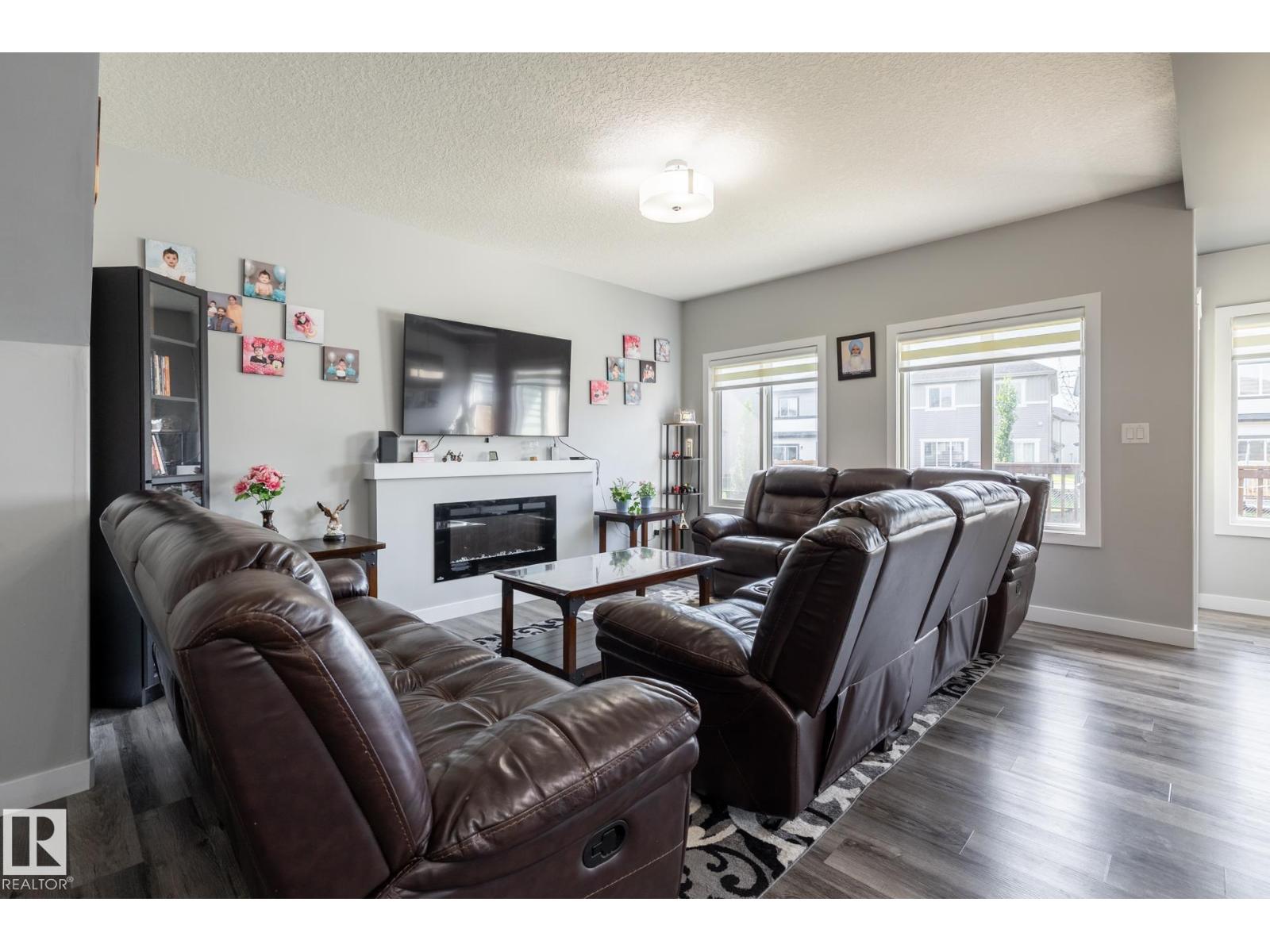 Photo 12 of 9327 Cooper Bend Bn Sw, Edmonton AB