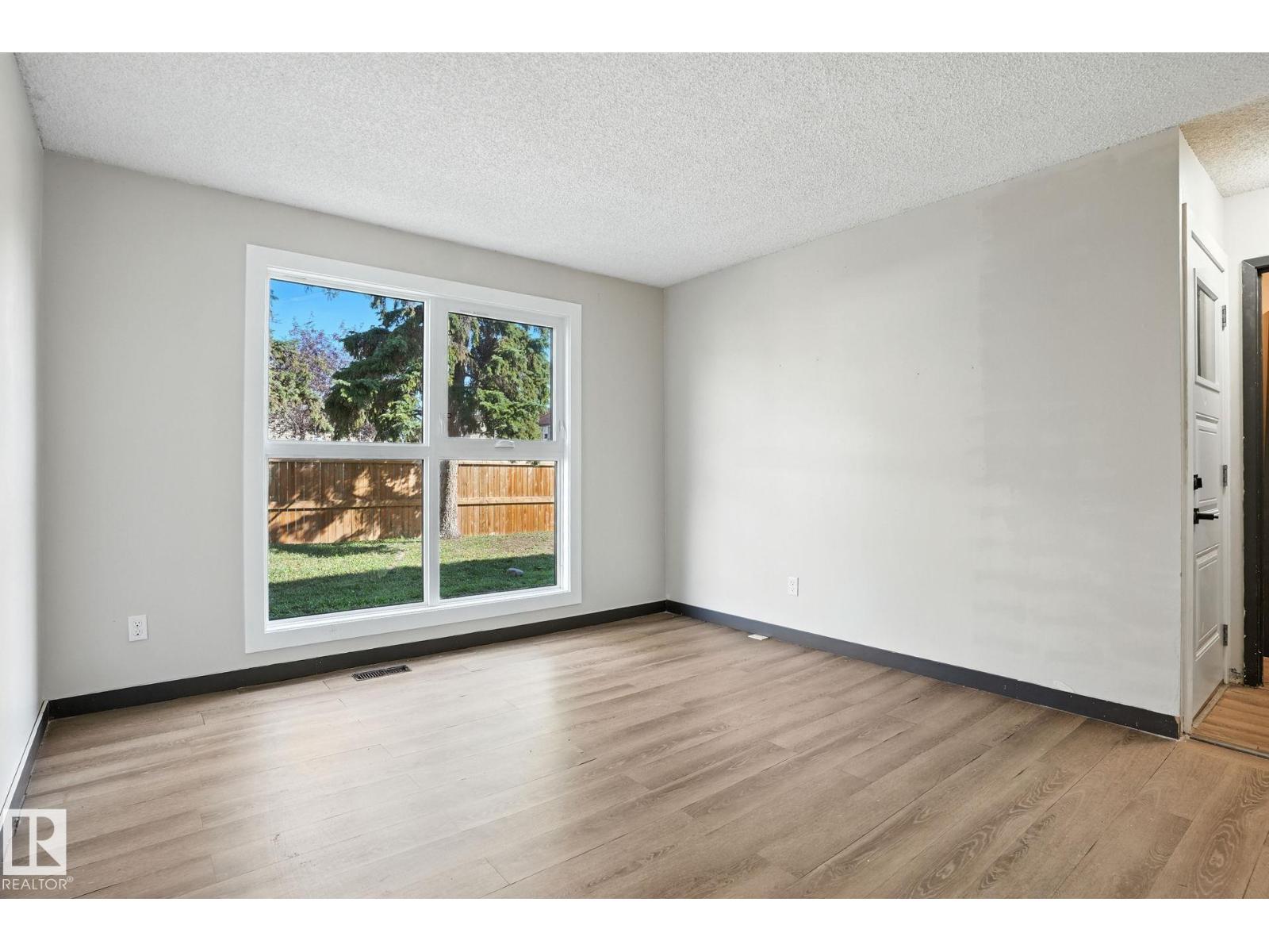 Photo 1 of 260 3307 116 A Av Nw, Edmonton AB