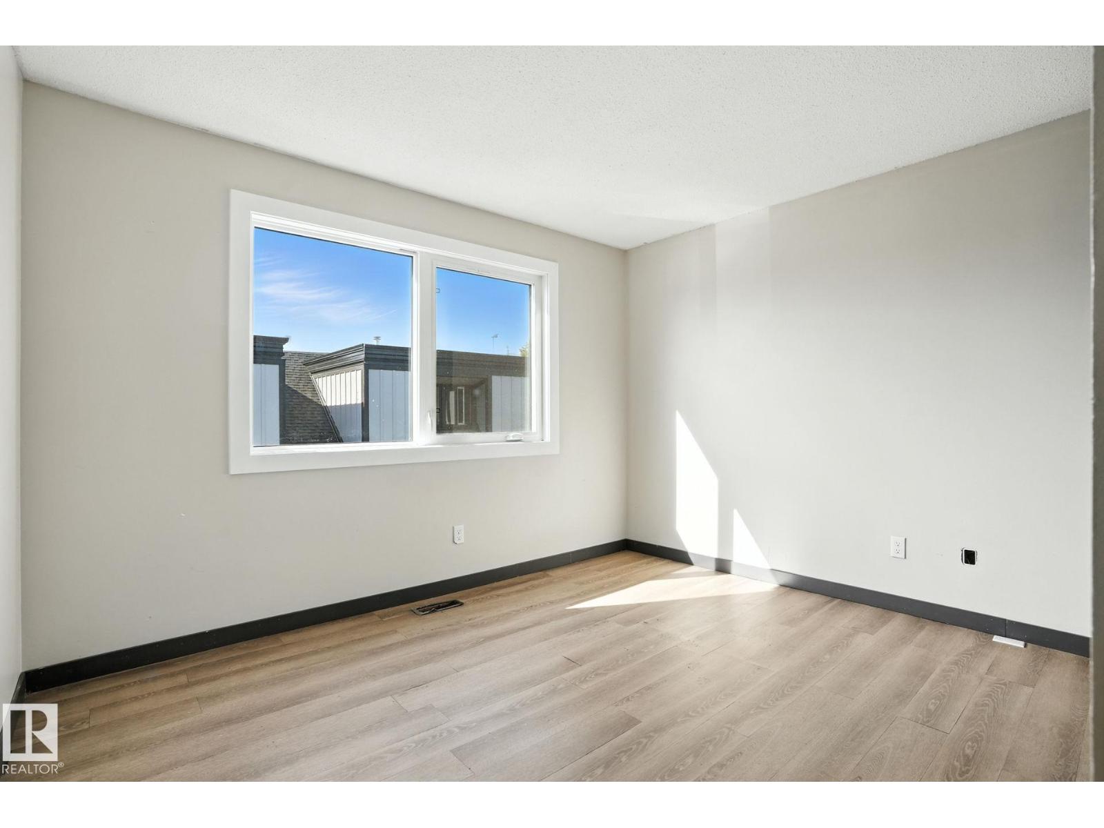 Photo 20 of 260 3307 116 A Av Nw, Edmonton AB