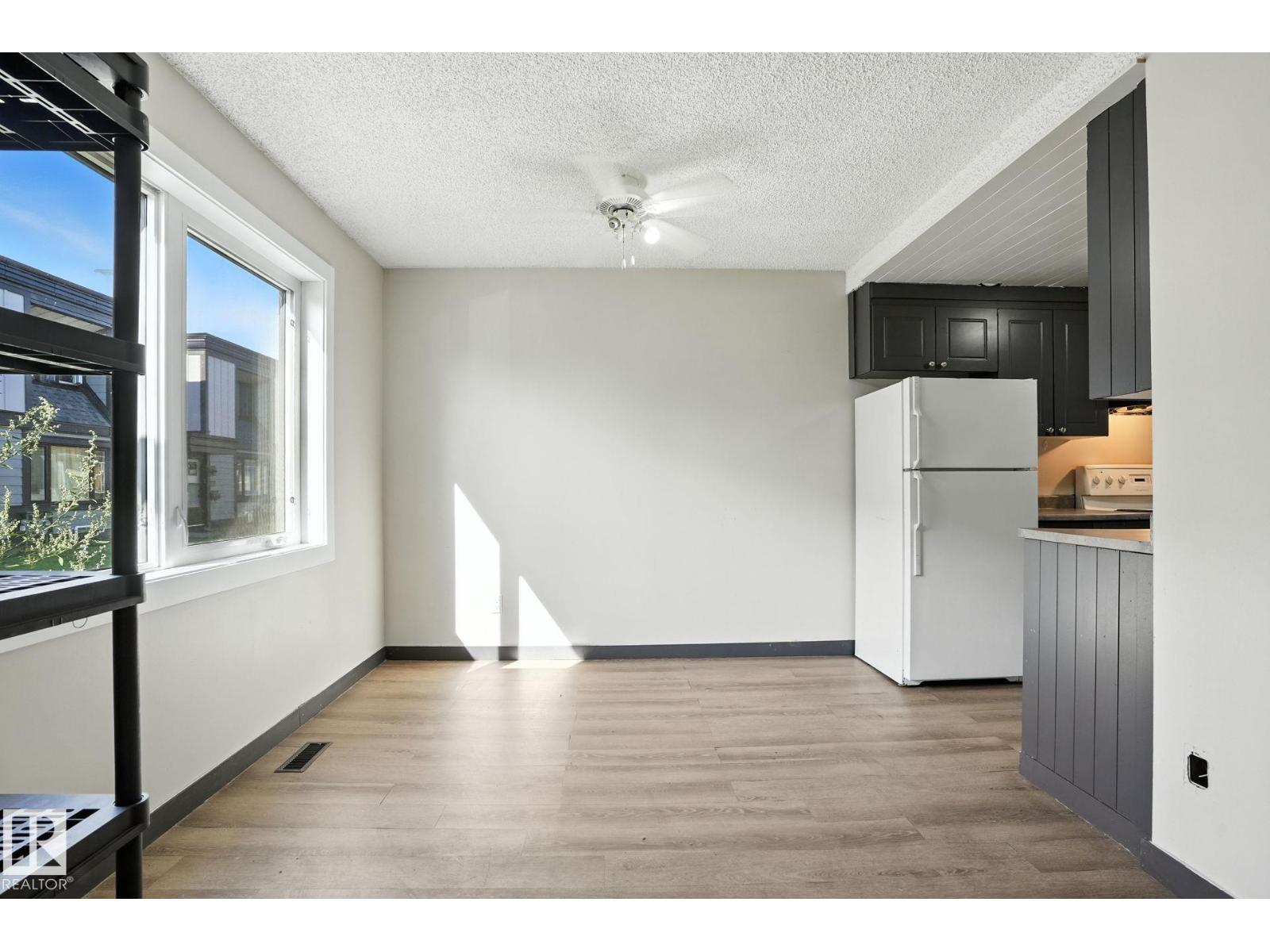 Photo 16 of 260 3307 116 A Av Nw, Edmonton AB
