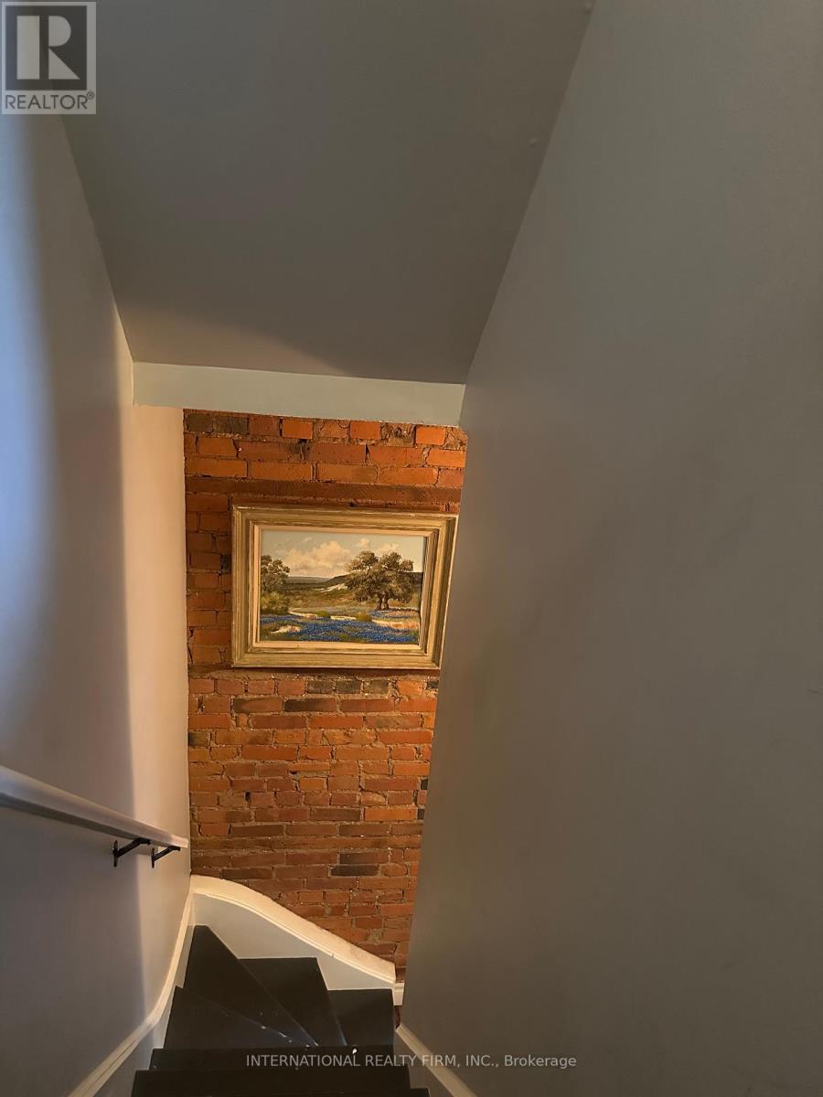 Photo 13 of 65 Canada Street, Hamilton ON