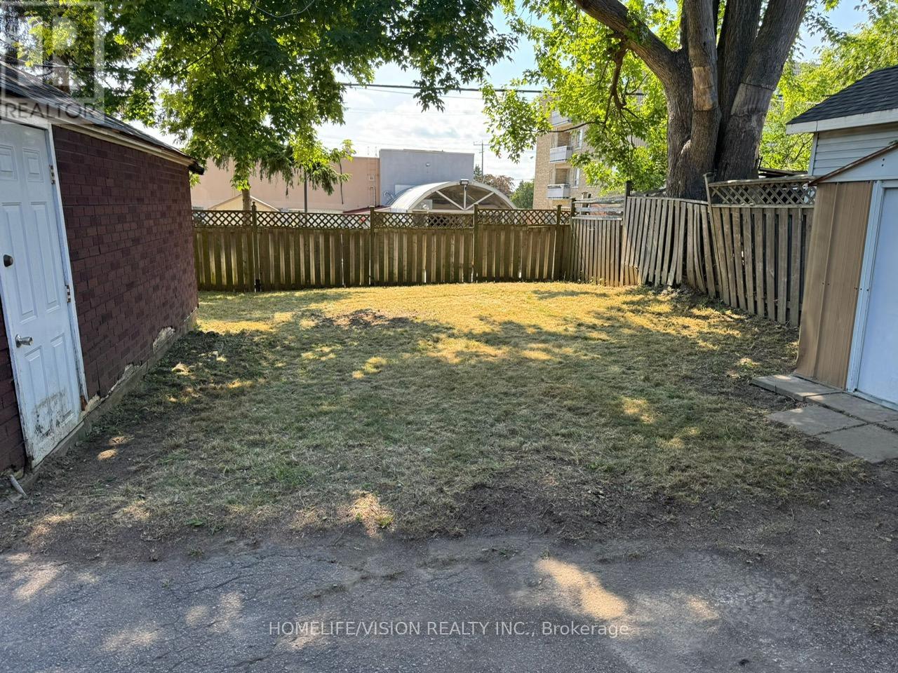 Photo 2 of 34 Inniswood Drive, Toronto ON