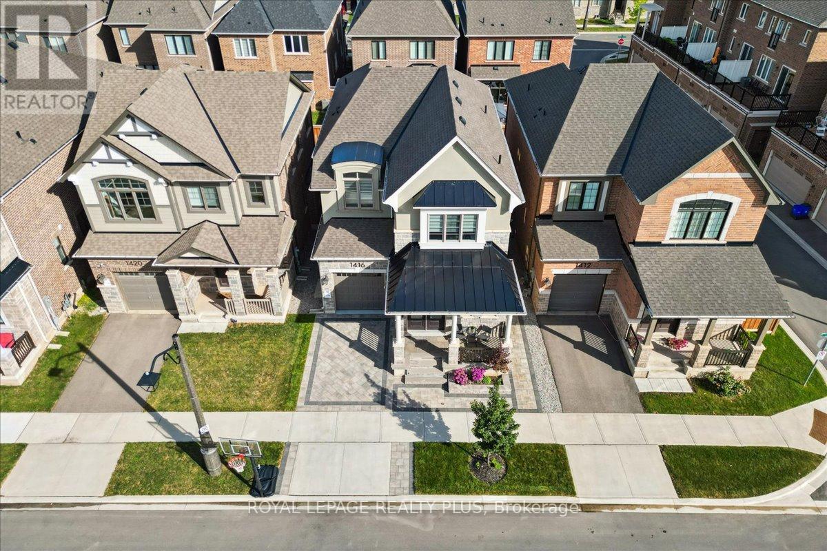 Photo 4 of 1416 Lakeport Crescent, Oakville ON