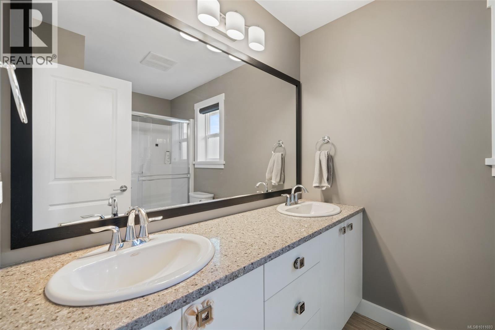 Photo 16 of 1314 Bombardier Cres, Langford BC