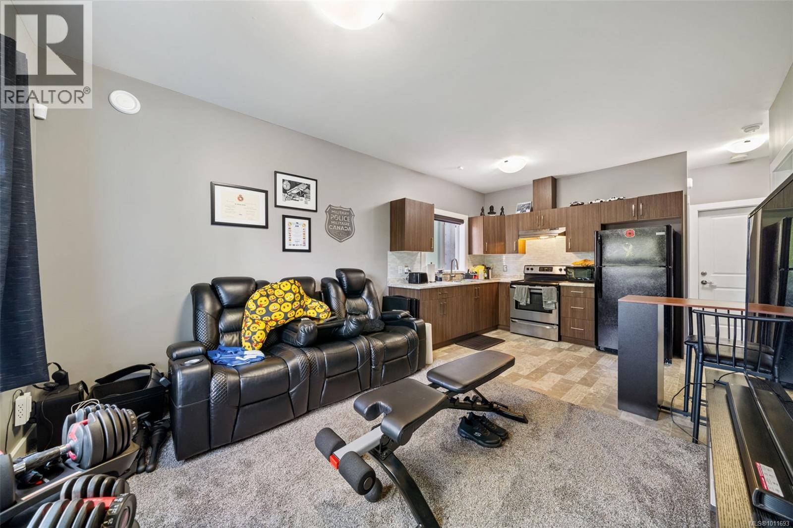 Photo 26 of 1314 Bombardier Cres, Langford BC