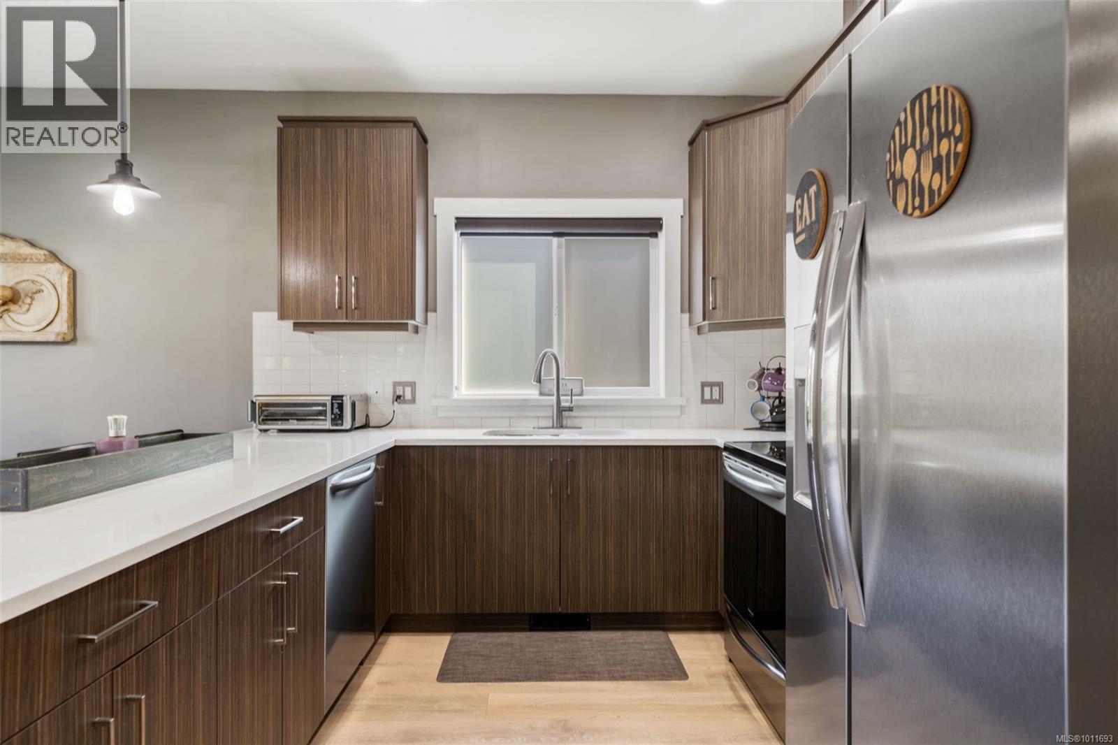 Photo 5 of 1314 Bombardier Cres, Langford BC