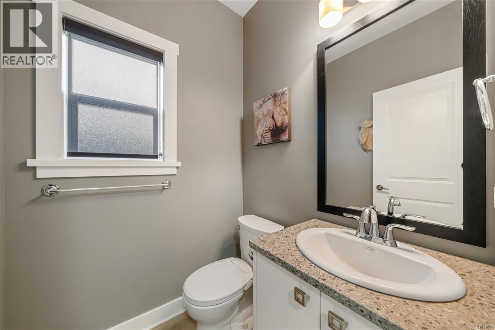 Photo 9 of 1314 Bombardier Cres, Langford BC