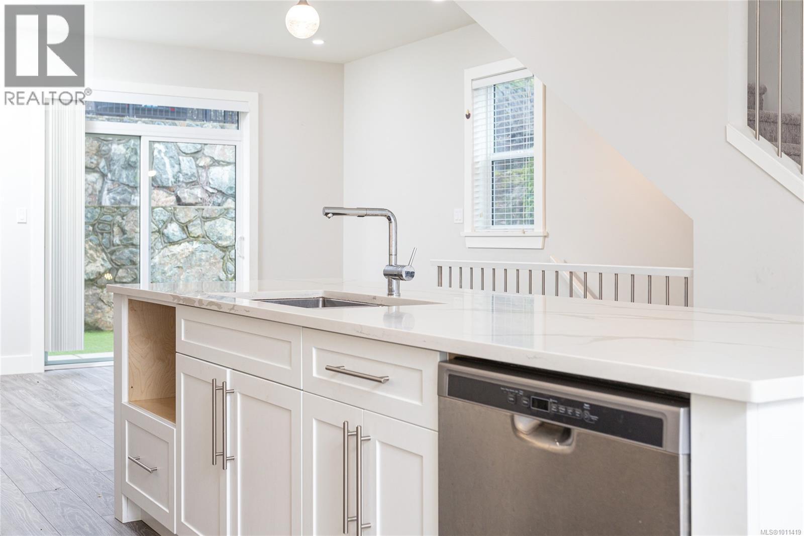 Photo 14 of 629 Selwyn Close, Langford BC