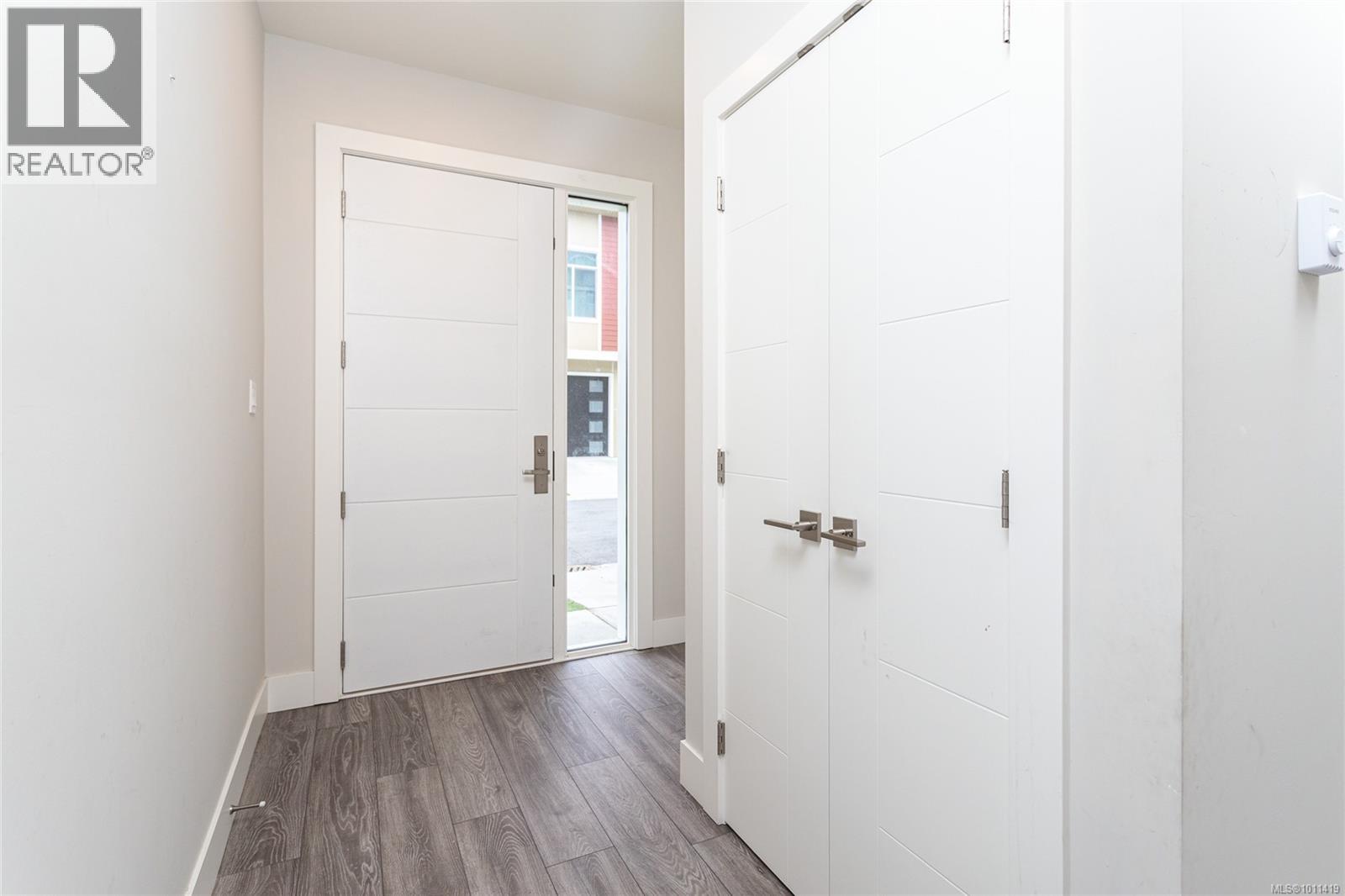 Photo 4 of 629 Selwyn Close, Langford BC