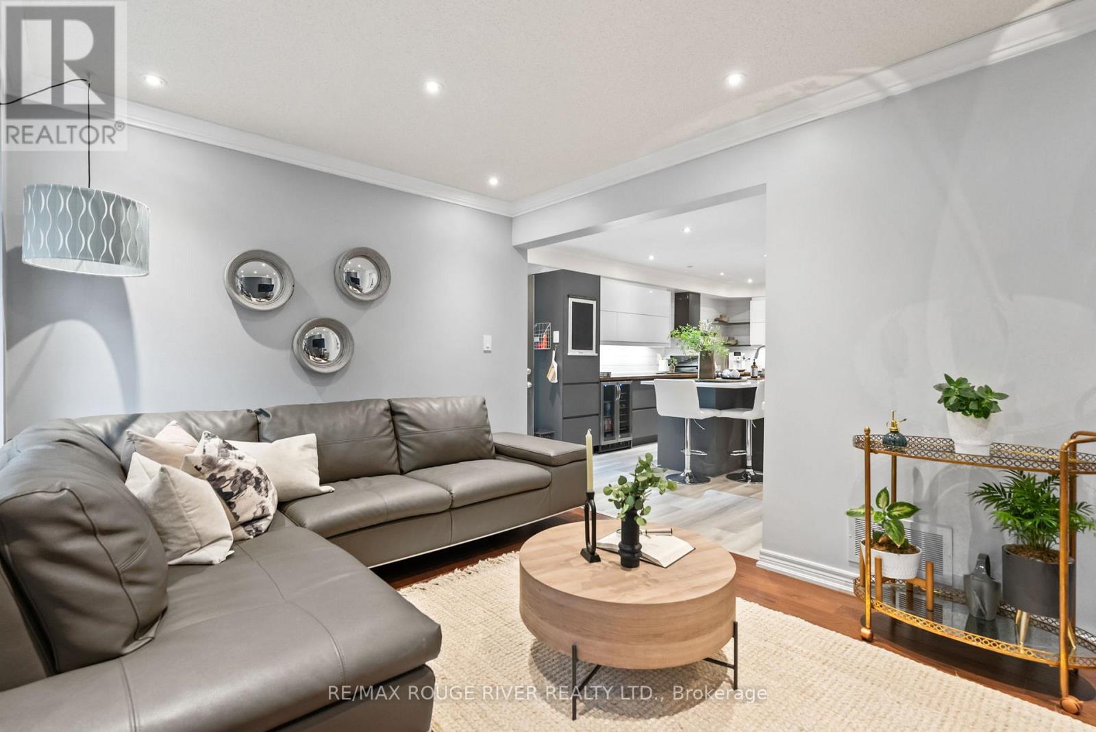 Photo 16 of 53 Cranborne Crescent, Whitby ON