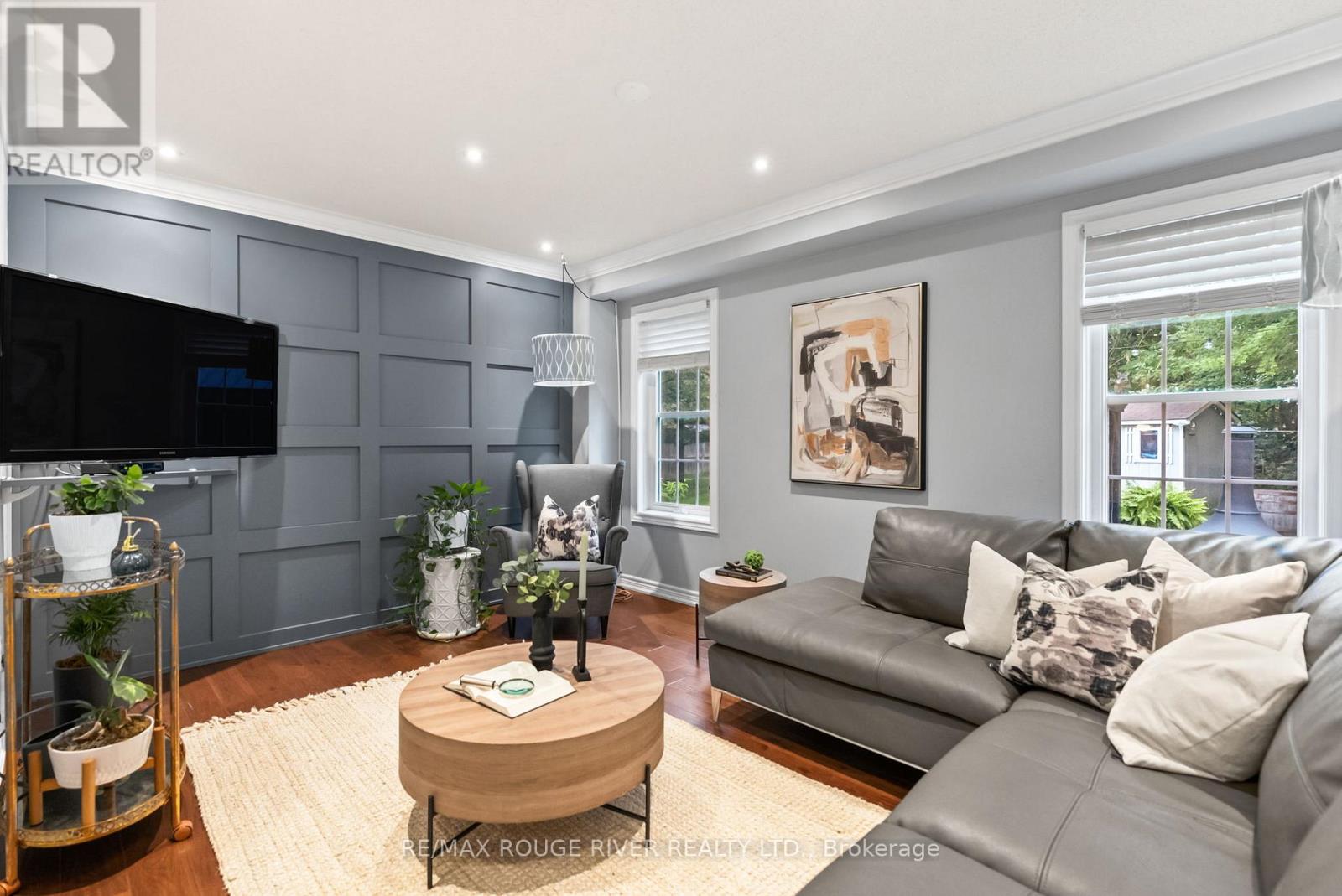 Photo 17 of 53 Cranborne Crescent, Whitby ON