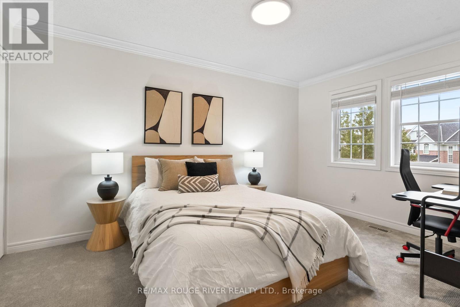 Photo 27 of 53 Cranborne Crescent, Whitby ON
