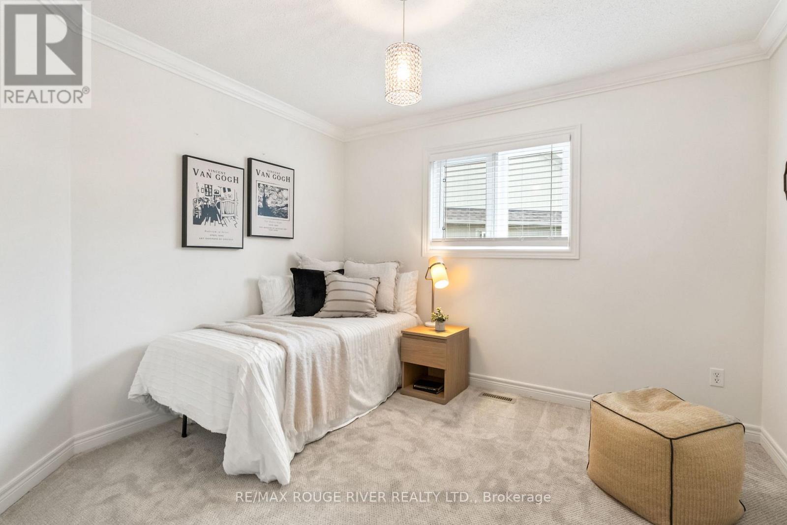 Photo 32 of 53 Cranborne Crescent, Whitby ON