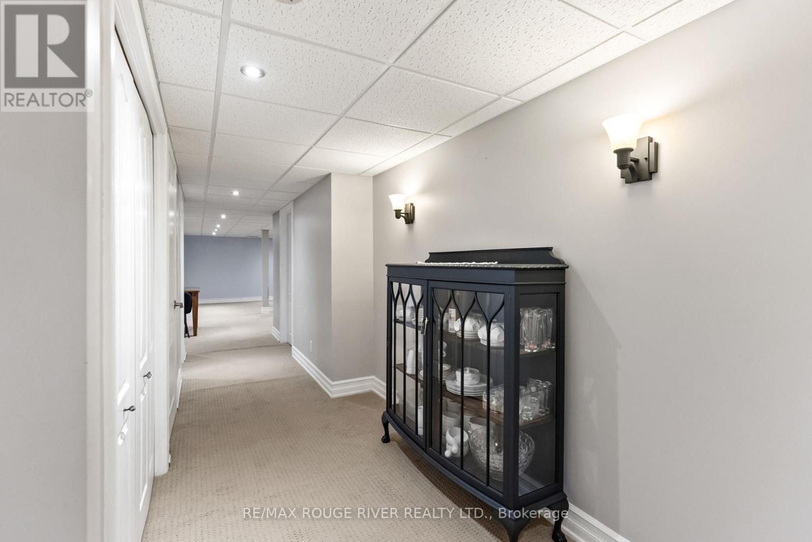 Photo 36 of 53 Cranborne Crescent, Whitby ON