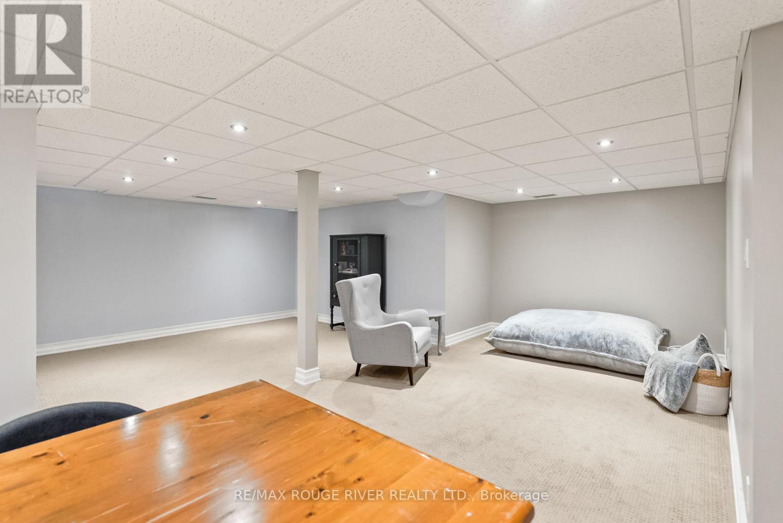 Photo 39 of 53 Cranborne Crescent, Whitby ON