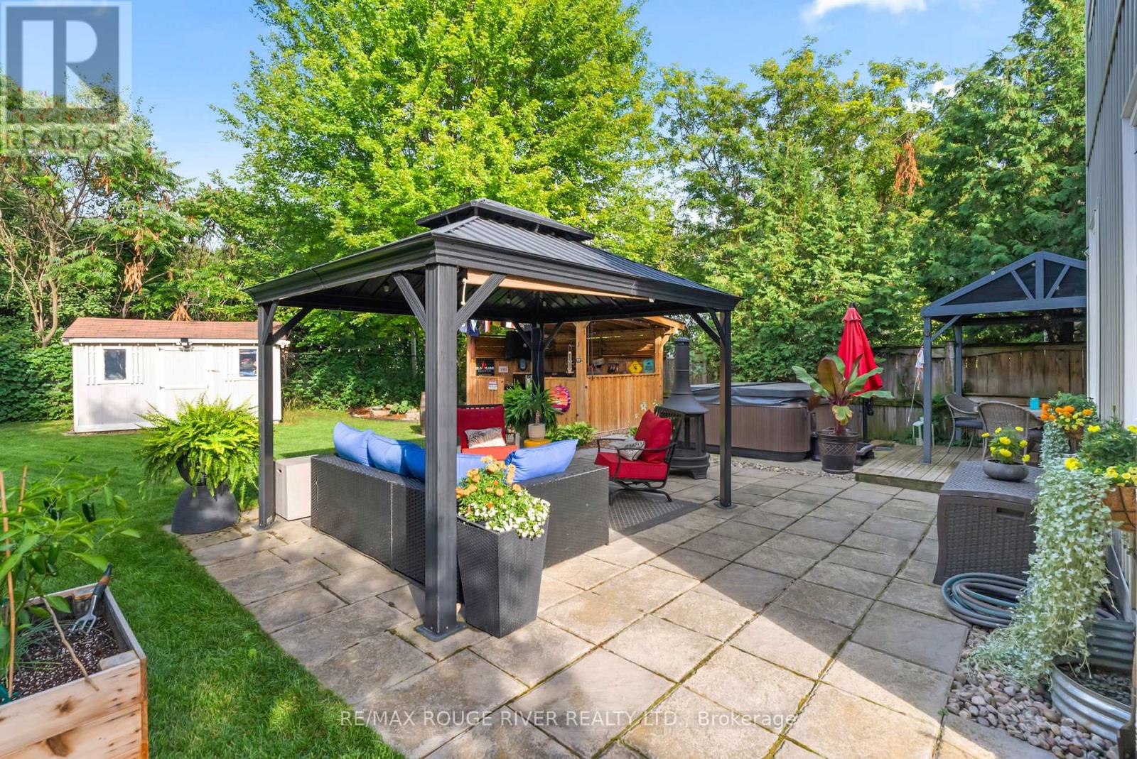 Photo 41 of 53 Cranborne Crescent, Whitby ON