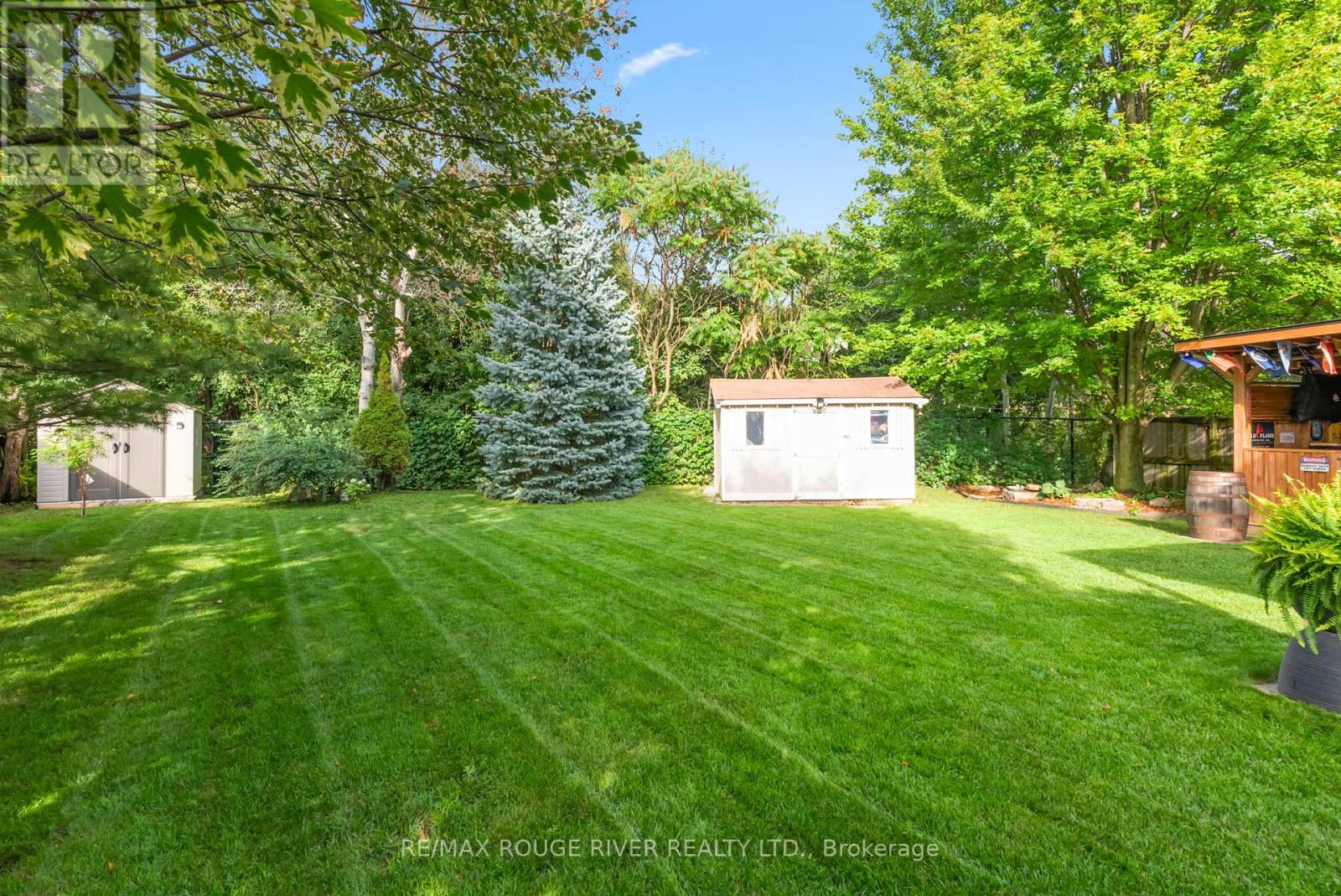 Photo 49 of 53 Cranborne Crescent, Whitby ON