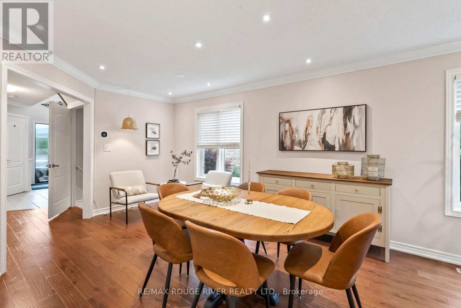 Photo 6 of 53 Cranborne Crescent, Whitby ON