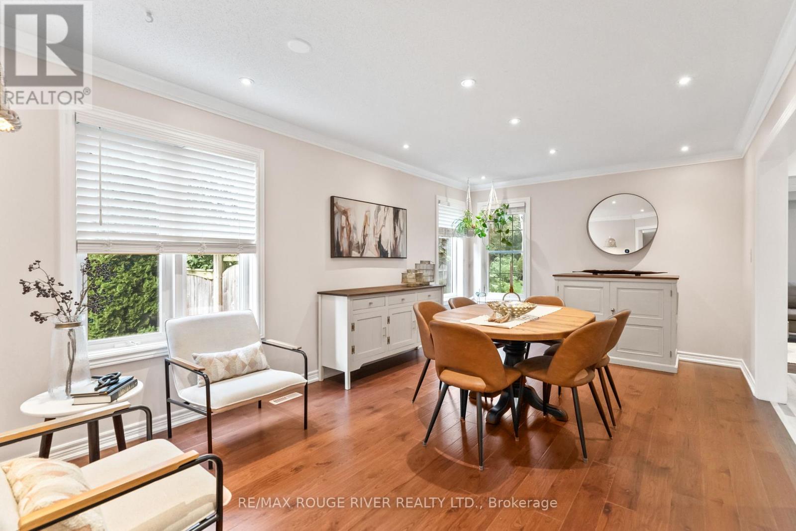 Photo 8 of 53 Cranborne Crescent, Whitby ON