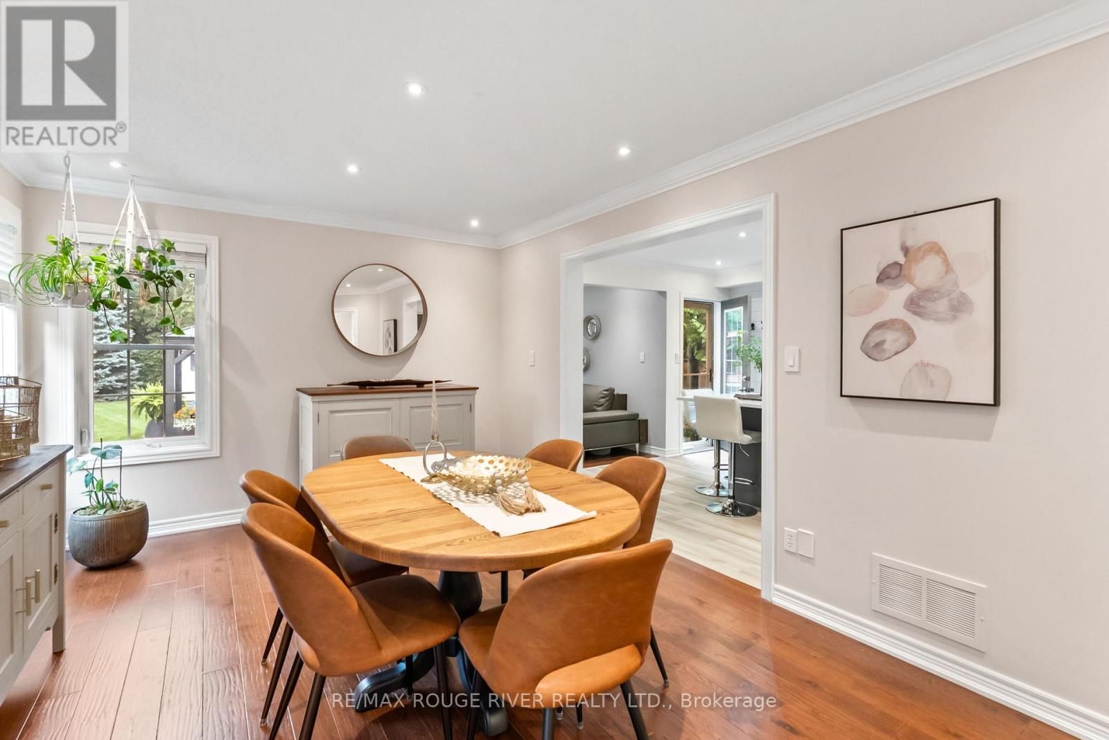 Photo 9 of 53 Cranborne Crescent, Whitby ON