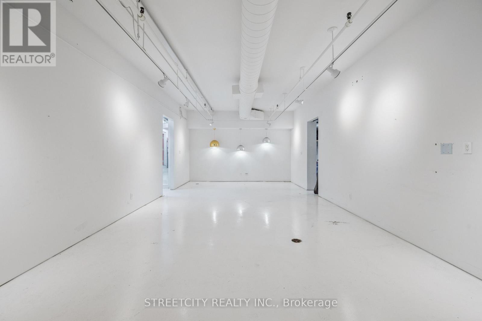 Photo 15 of 837 Dundas Street W, Toronto ON