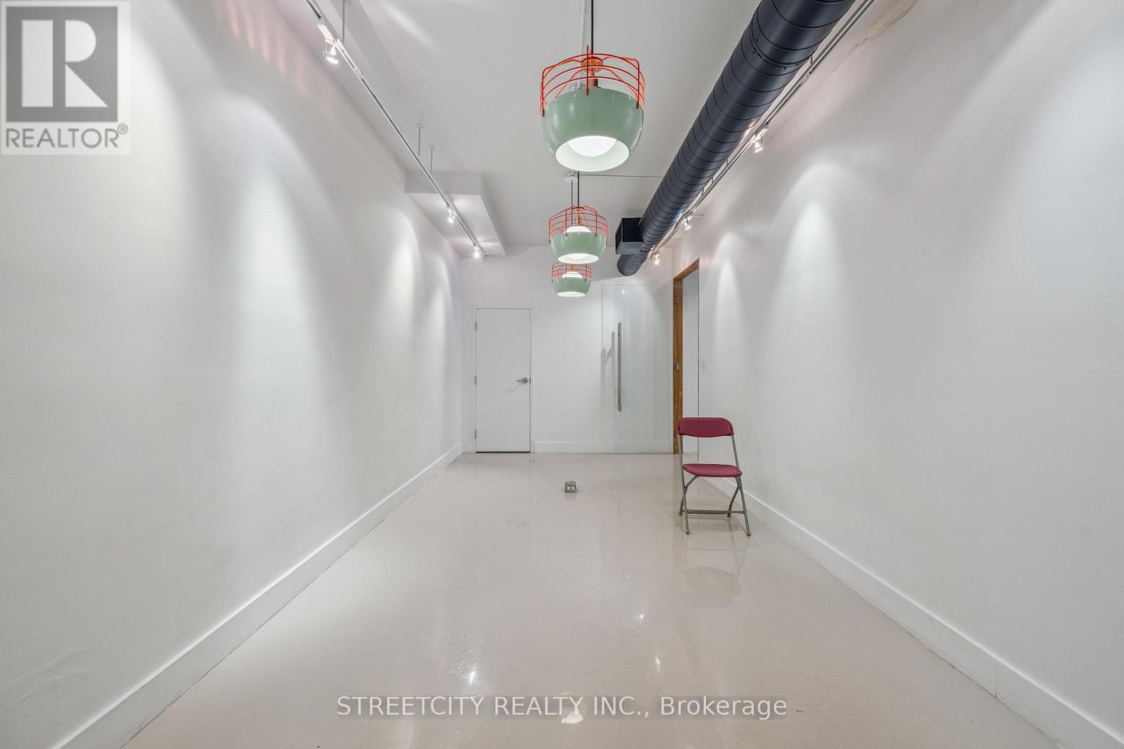 Photo 27 of 837 Dundas Street W, Toronto ON