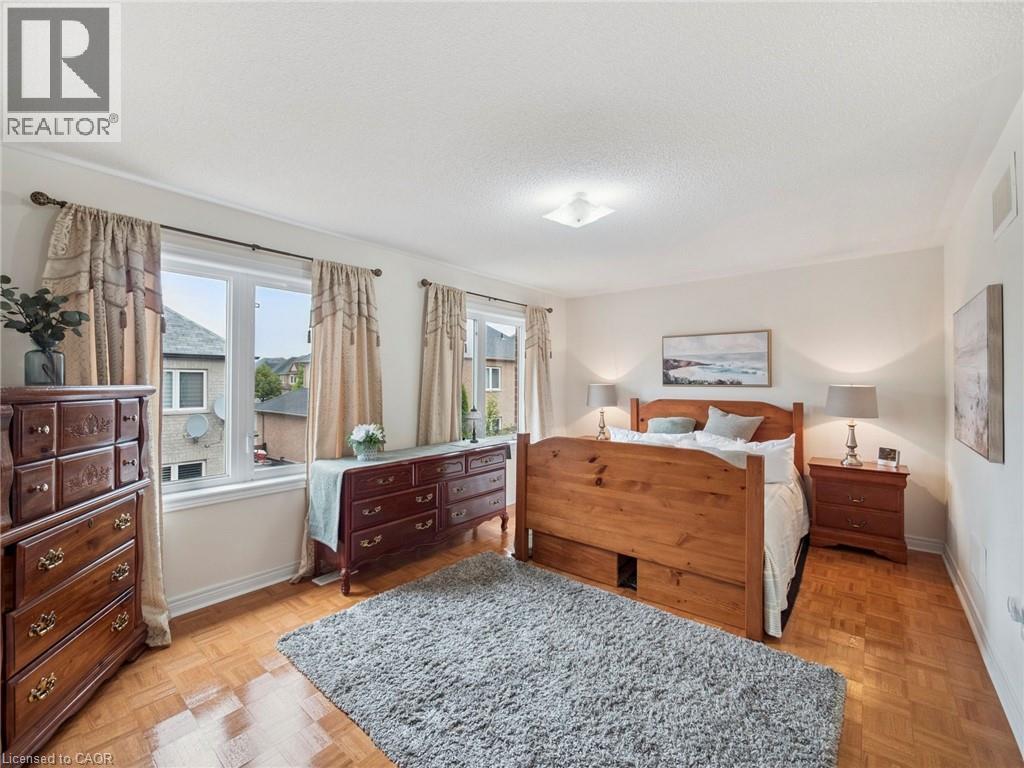 Photo 35 of 236 St Urbain Drive, Vaughan ON