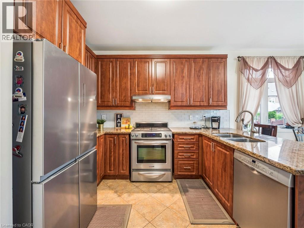 Photo 21 of 236 St Urbain Drive, Vaughan ON