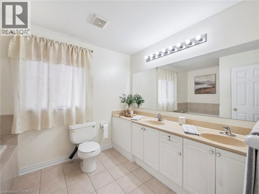 Photo 39 of 236 St Urbain Drive, Vaughan ON