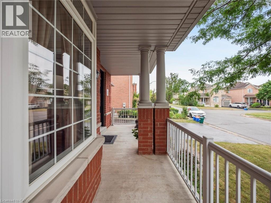 Photo 7 of 236 St Urbain Drive, Vaughan ON