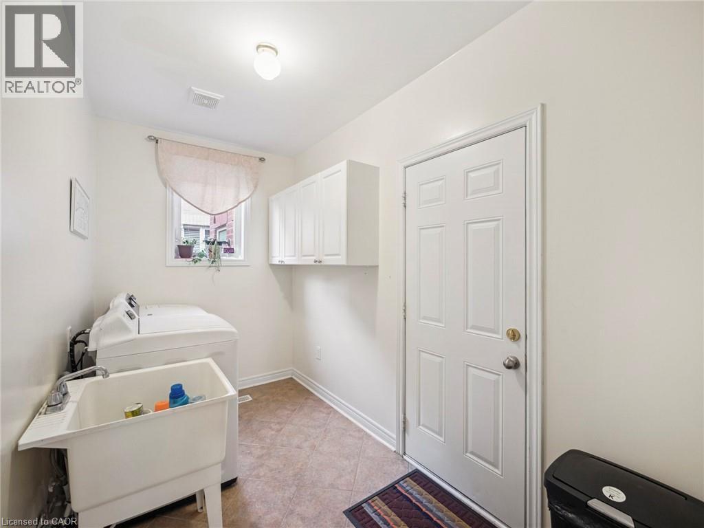 Photo 30 of 236 St Urbain Drive, Vaughan ON