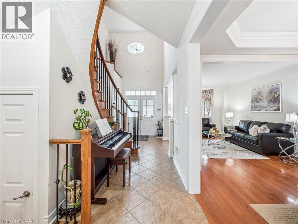 Photo 18 of 236 St Urbain Drive, Vaughan ON
