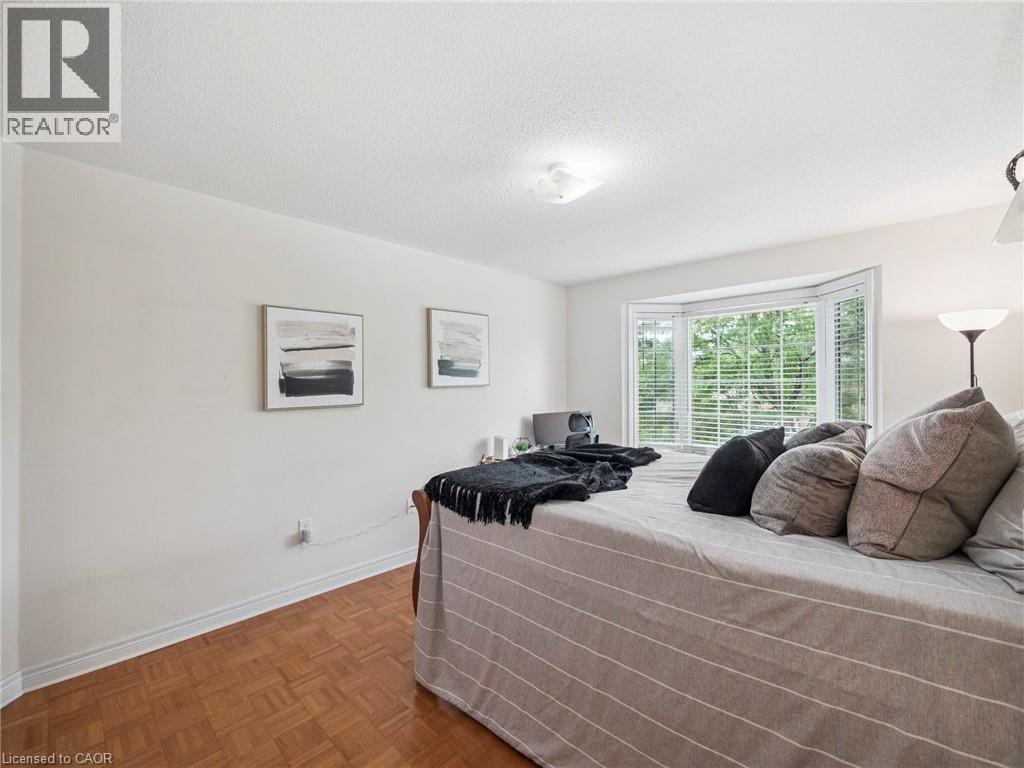 Photo 43 of 236 St Urbain Drive, Vaughan ON