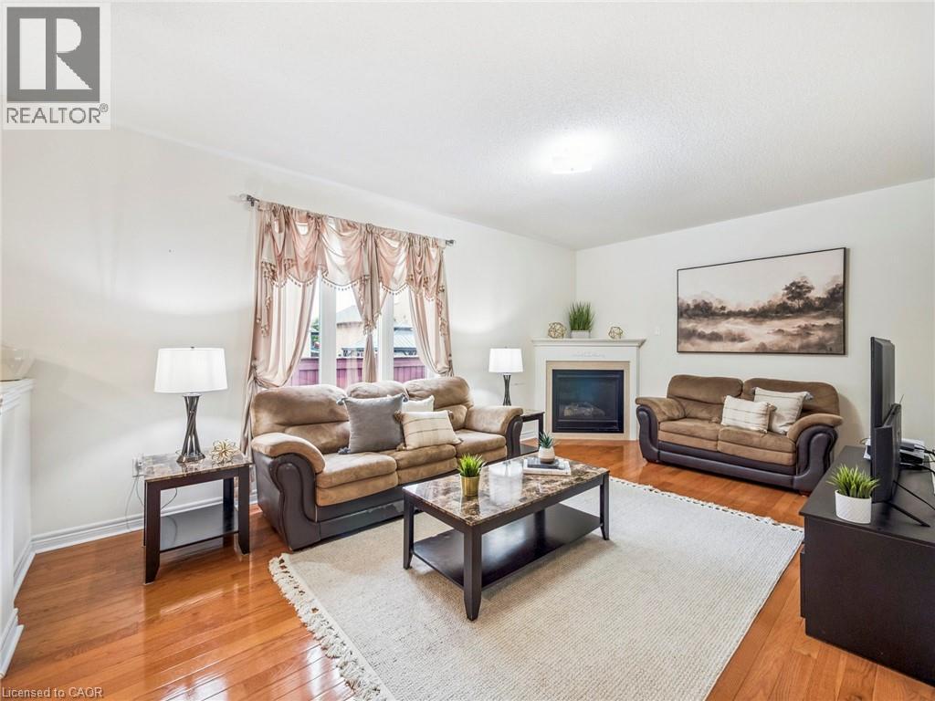 Photo 27 of 236 St Urbain Drive, Vaughan ON